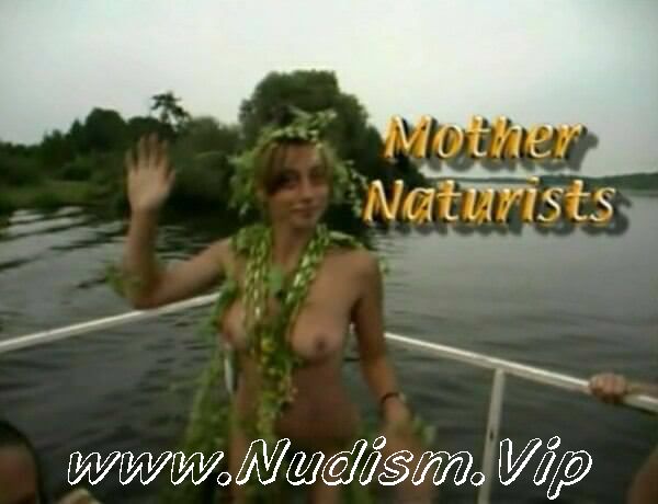 [Image: 1380535888_nudist-family-video-russianba...urists.jpg]