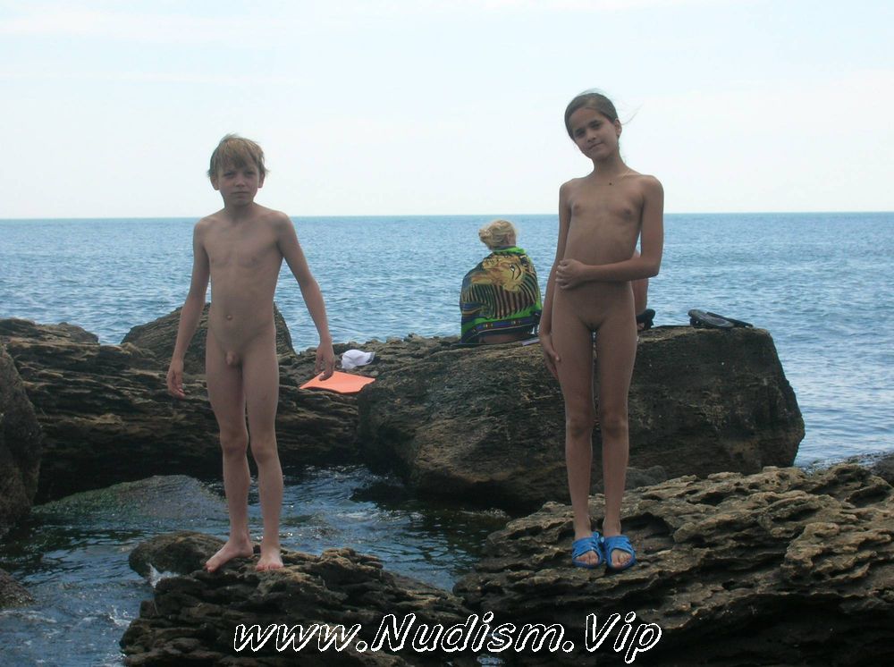[Image: Beach-Kids-Rocking-Profile-Purenudism-Pics-2.jpg]