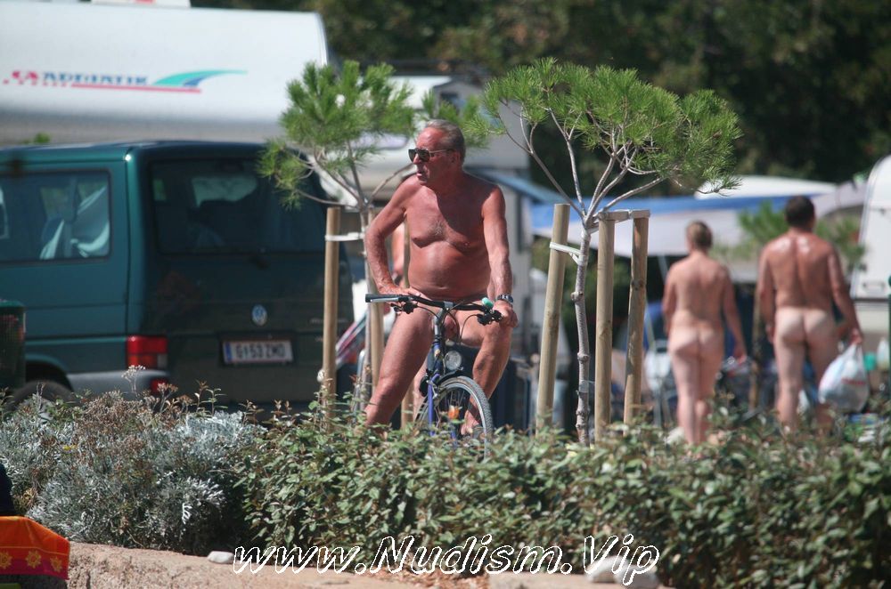 [Image: Crete-FKK-Camping-Tour-Pure-Nudism-Pics-3.jpg]