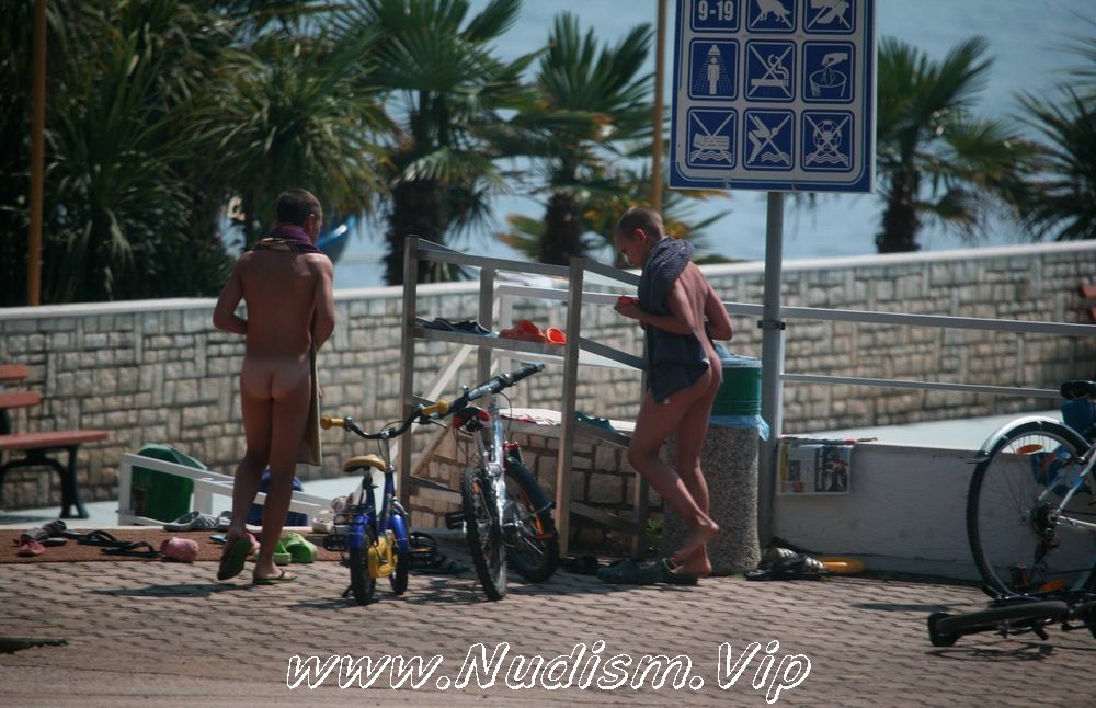 [Image: Naturist-Mothers-and-Sons-Purenudism-Gallery-1.jpg]
