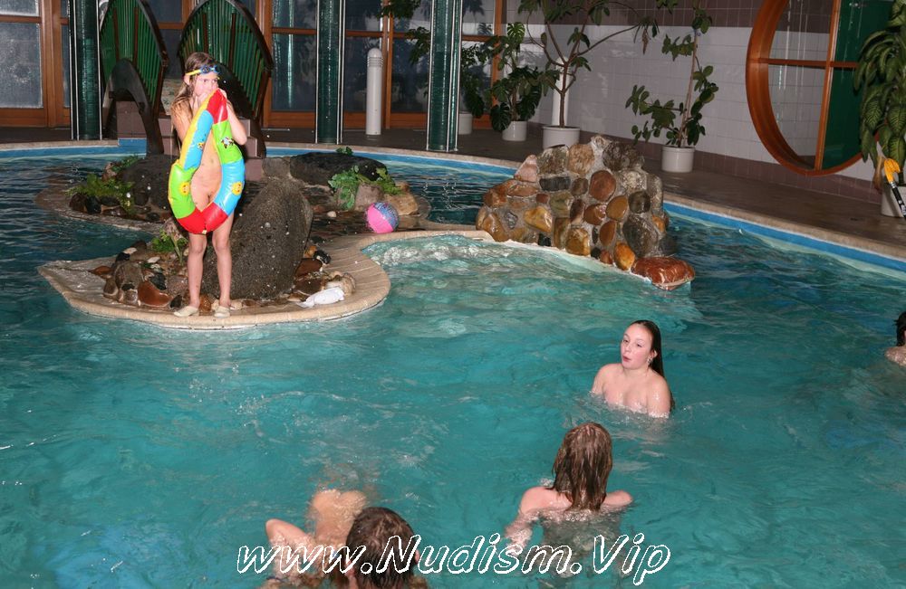 [Image: Pure-Nudism-Images-2010-Gym-and-Sauna-2.jpg]