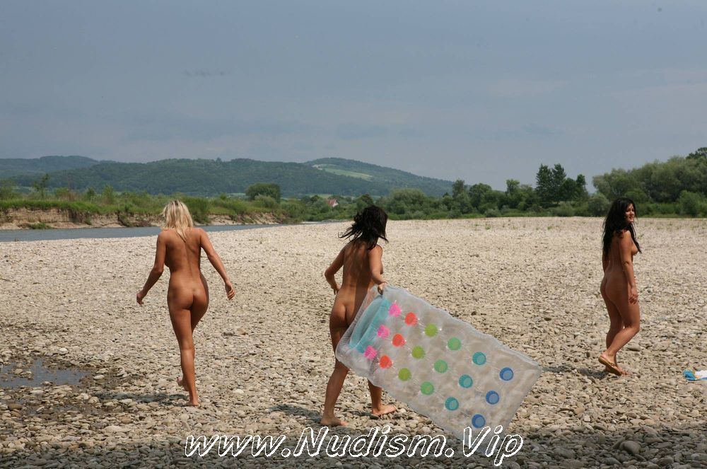 [Image: Pure-Nudism-Images-Park-Floating-On-River-2.jpg]