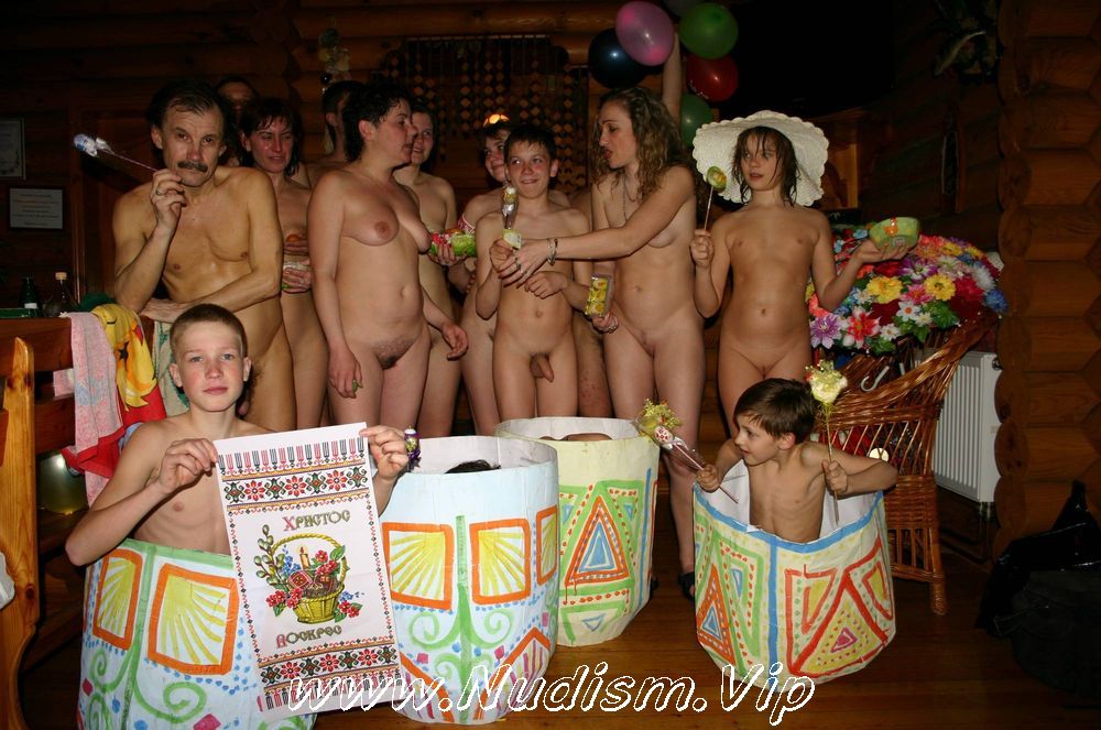 [Image: Purenudism-Easter-Group-Memories-1.jpg]