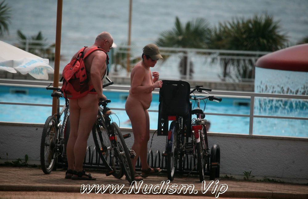 [Image: Purenudism-Gallery-Outdoor-Biking-and-Walks-3.jpg]